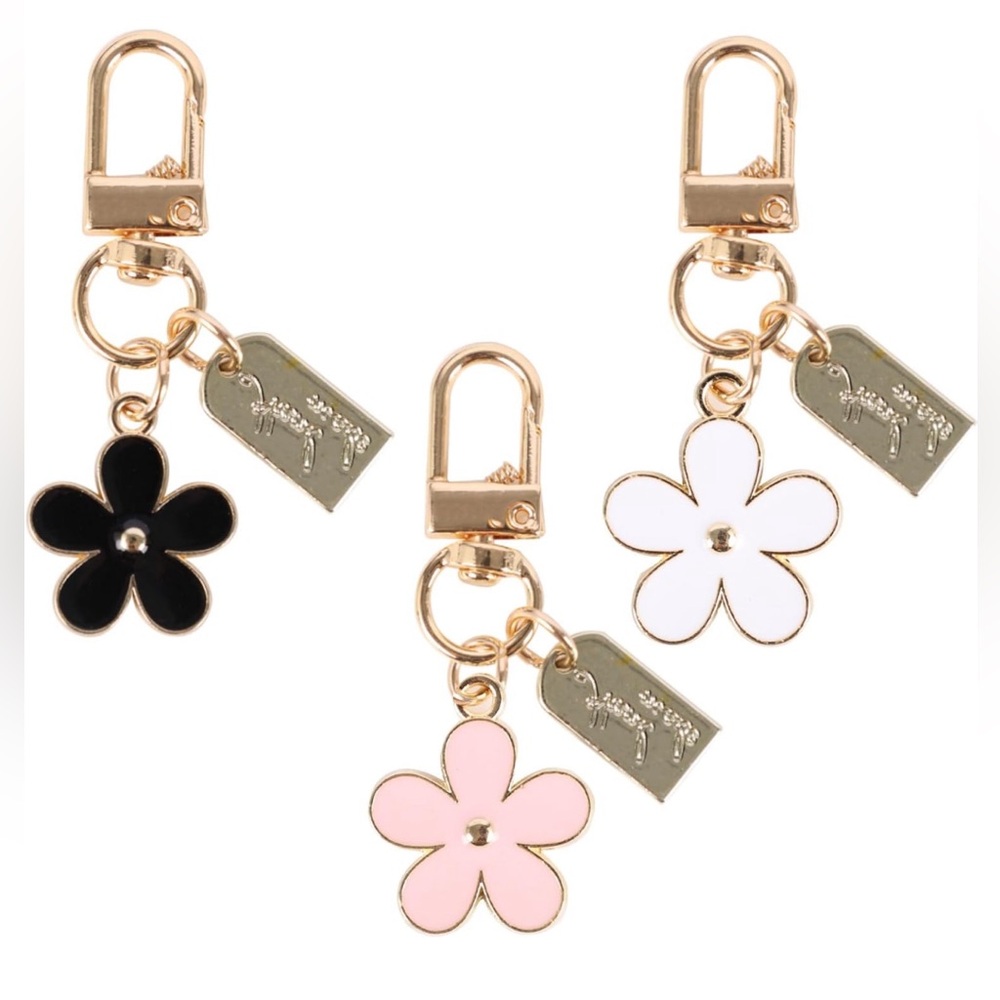 NIP Cute Flower Keychain - Key Chain Crystal Rhinestone Decor Accessories